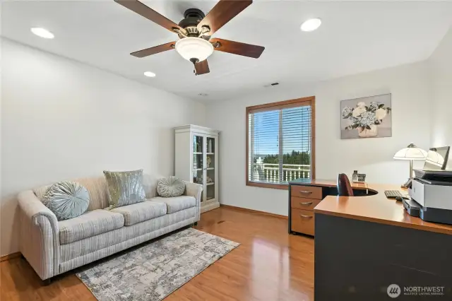 Bedroom 3 / Office