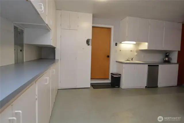 Garage Cabinets & Sink