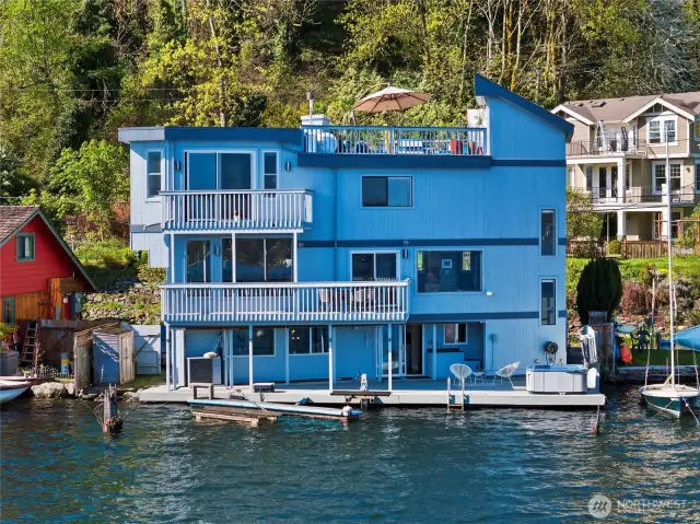 Beautiful Lake Washington waterfront home on approximately 60 feet of prime frontage