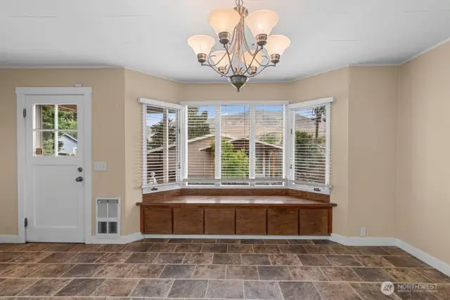 Same space without staging.