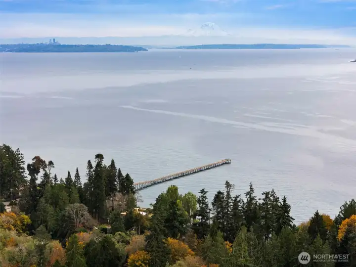 Walk to the famous Indianola Pier!