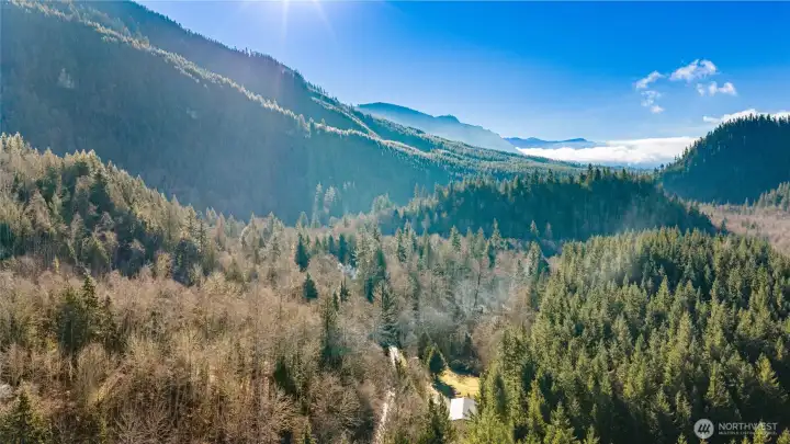 Home located within the foothills and near Lake Walker boat launch