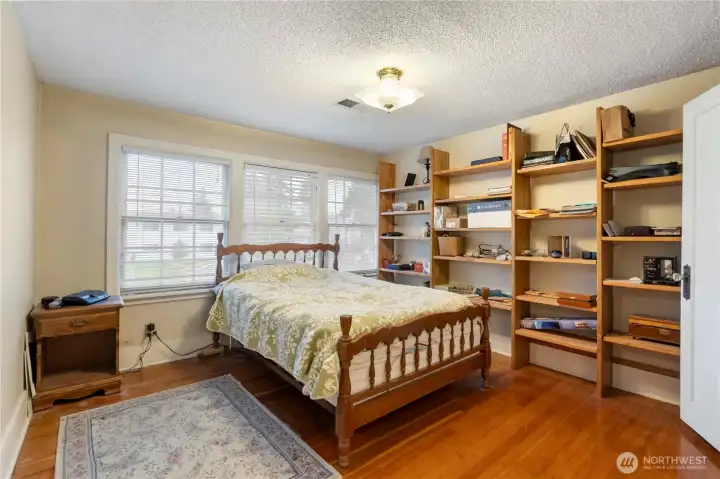 2nd bedroom with large walk in closet