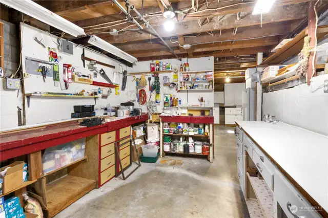 Let your creativity go wild with your own spacious workshop.