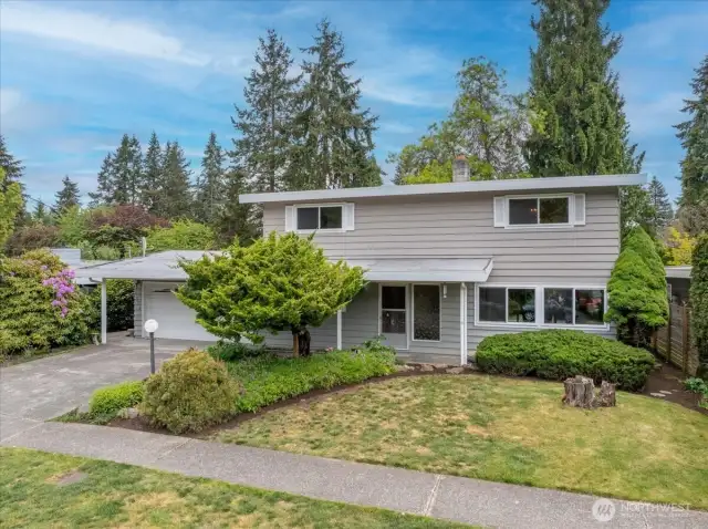Welcome home to this stunning jewel that is on the market for the first time!