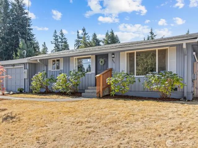 7820 200th St SW awaits its new loving owner.