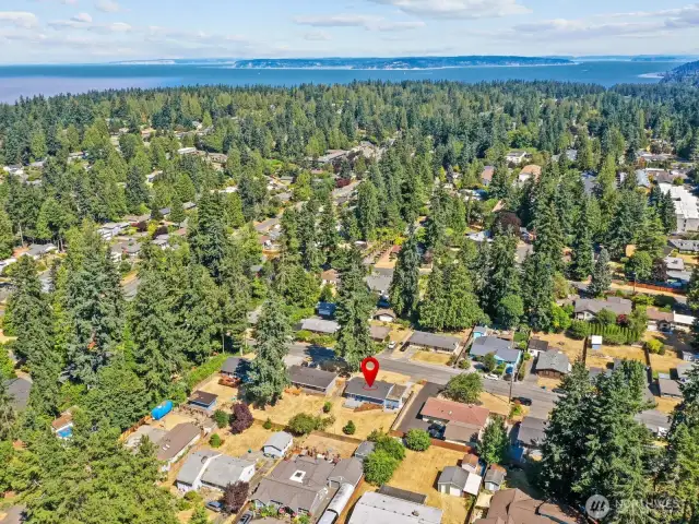 You're nearby to many amenities including the Edmonds waterfront.