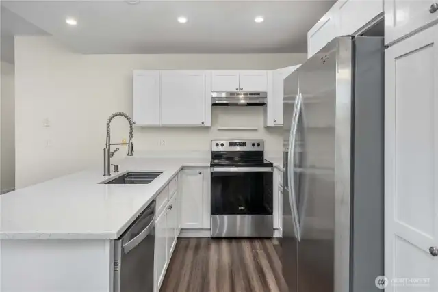 Kitchen and stainlees steel appliances