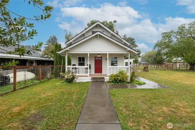 Welcome home! Remodeled 3 bd home on over .4 acre town lot in heart of Sumas