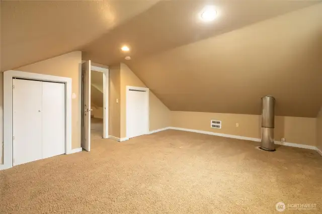 Great size upstairs bdrm