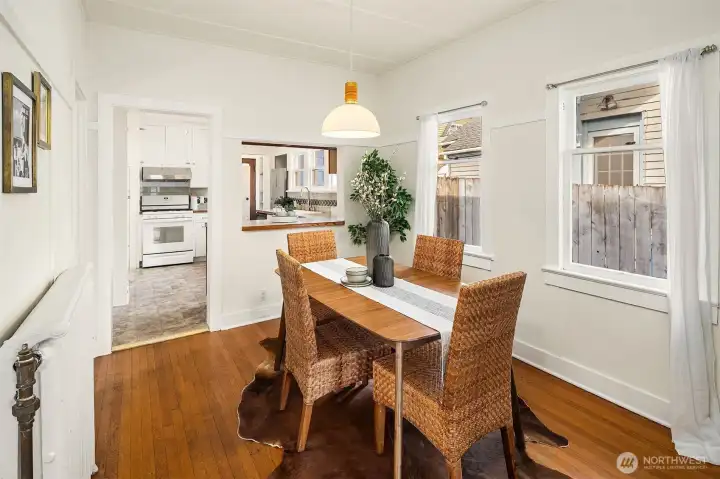 Dining room with built-ins