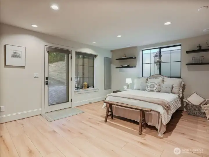 2nd basement bedroom for guests or teens!