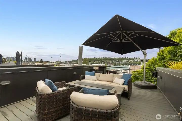 Amazing rooftop deck