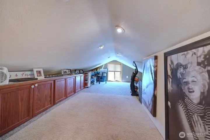 Upstairs bonus room