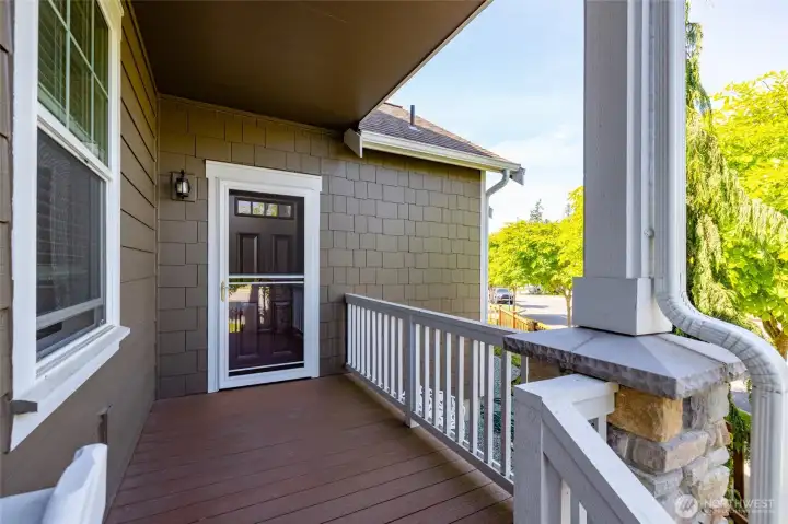 Covered Back Deck to enjoy sunset skies