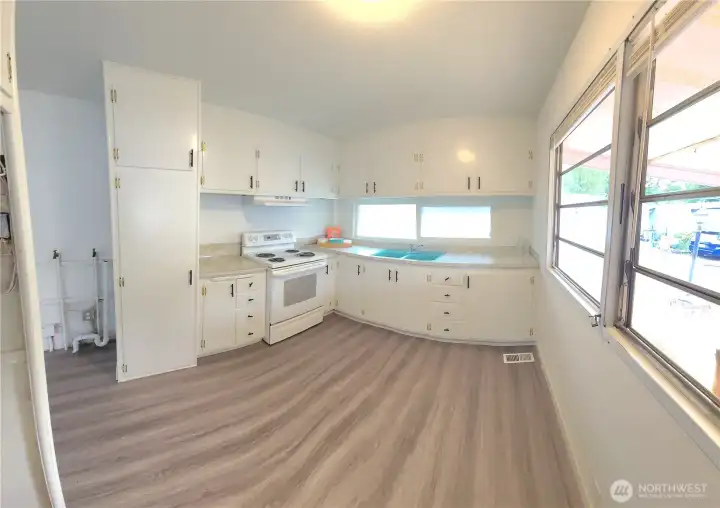 Kitchen with a lot cupboard space