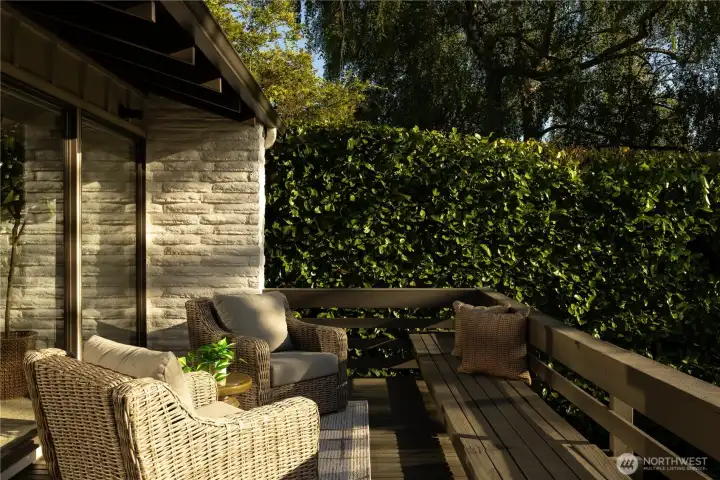 Deck additional sitting area