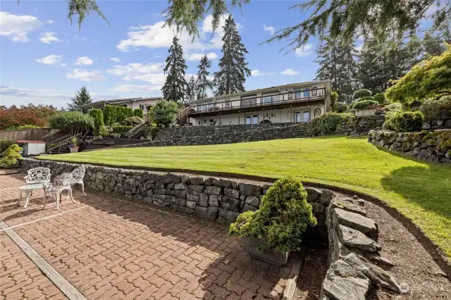 Lower patio is yet another great space to enjoy the lake!