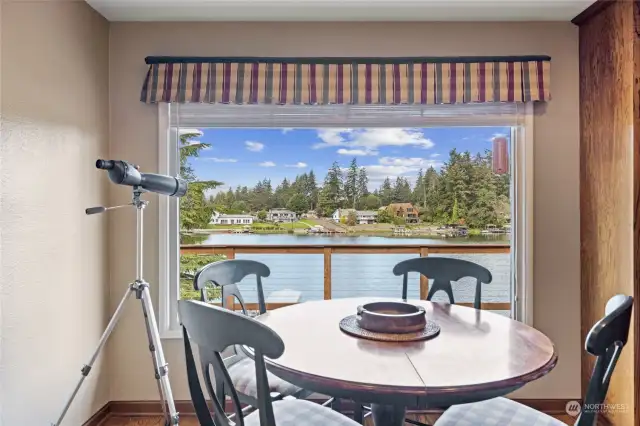 Breakfast nook overlooking the lake!