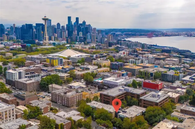 Excellent location in the heart of Seattle close to shopping, restaurants and more.