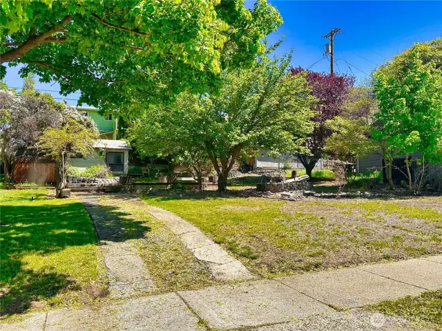 Driveway and concrete drive up to property