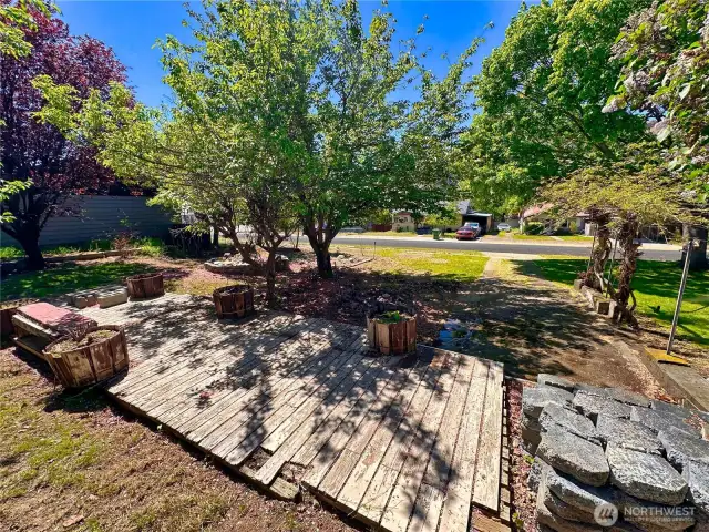 View of wood deck towards front of lot/street