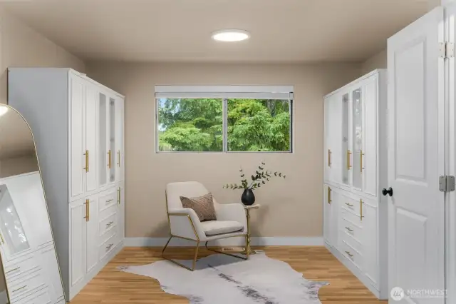 Built in's in the primary provide great storage