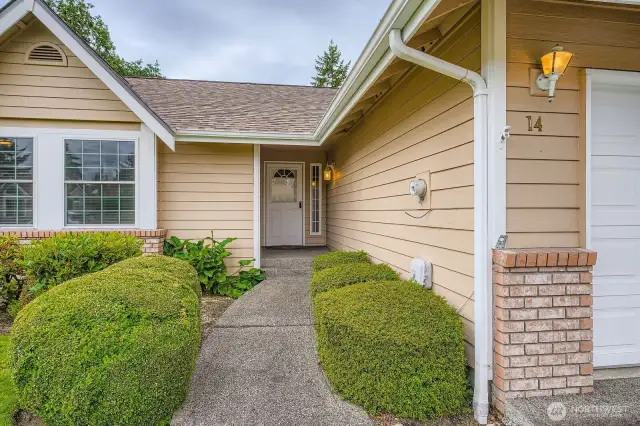 Lawn maintained by HOA