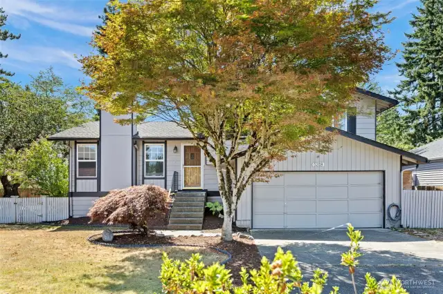 Tucked away and private in cul-de-sac