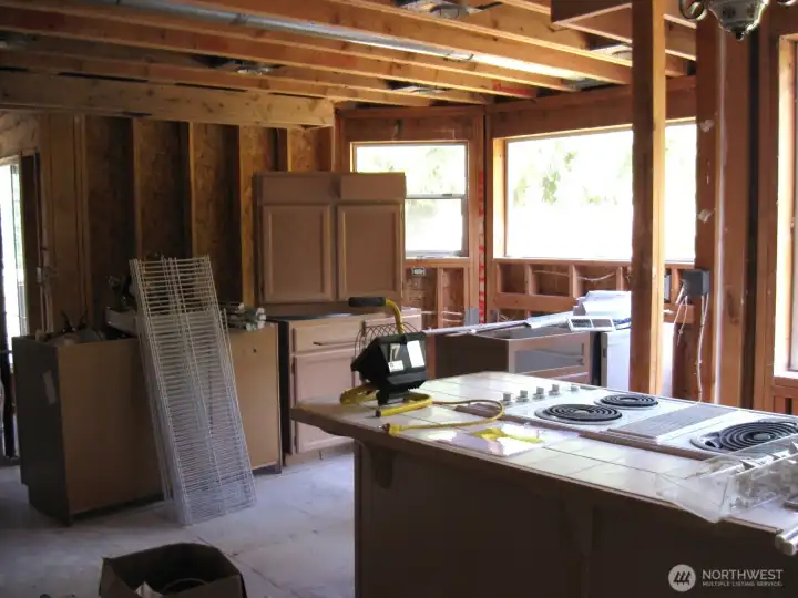 Island Kitchen with Eating bar