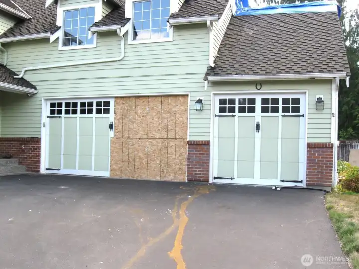 3 Car Garage