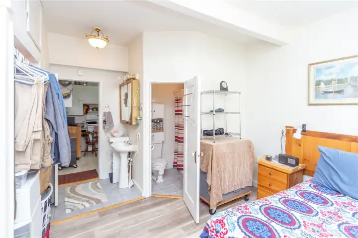 #1 Bedroom/bathroom