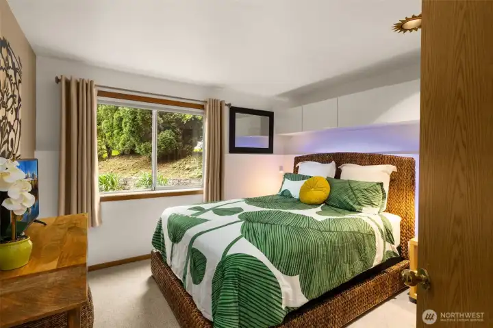 Bedroom #1