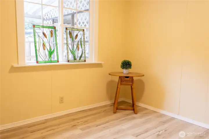 2nd bedroom