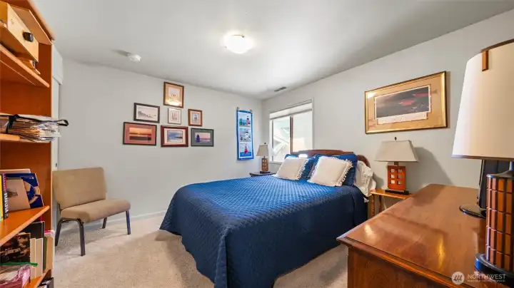 Guest bedroom