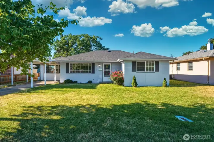 Desirable South Side Location Desirable South Side Location