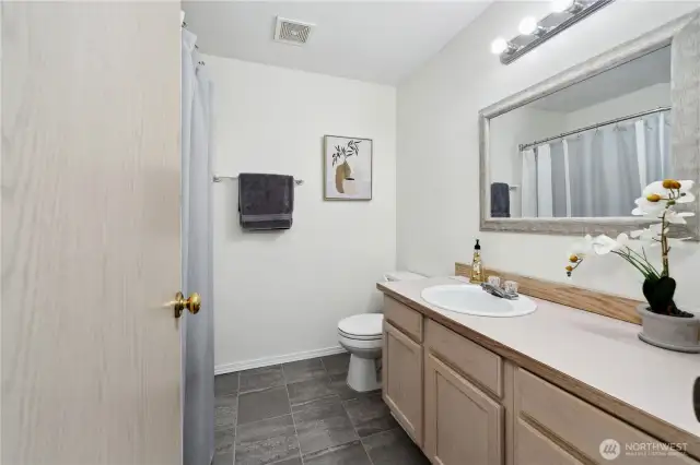 upstairs full bathroom