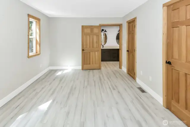 Primary bedroom with en suite bathroom