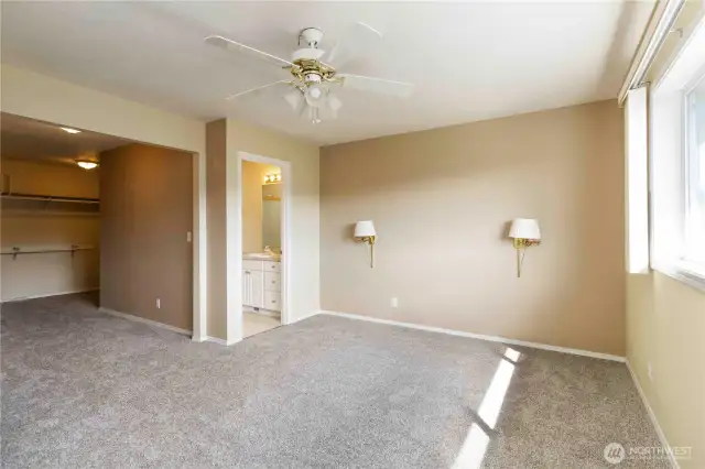 Upstairs Primary   En Suite