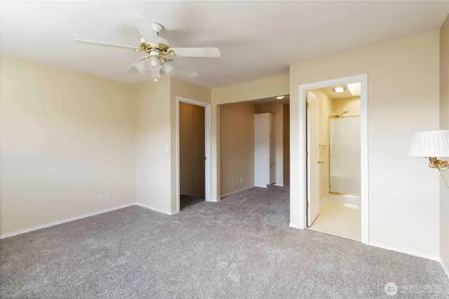 Upstairs Primary   En Suite