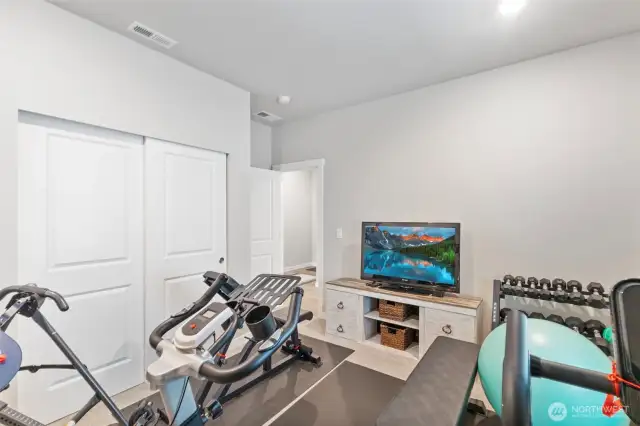 2nd bedroom.