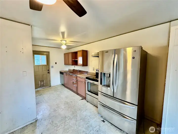 Another kitchen view...the door in this photo opens to the rear yard.