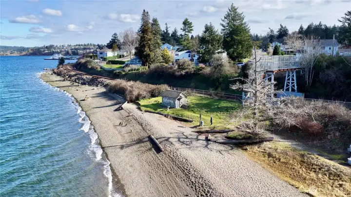 Saltar's Beach from around the corner