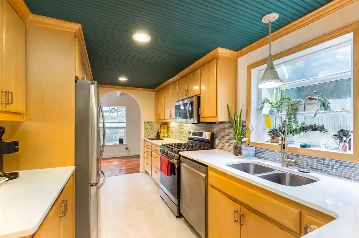 Beautifully updated kitchen with Quartz countertops.