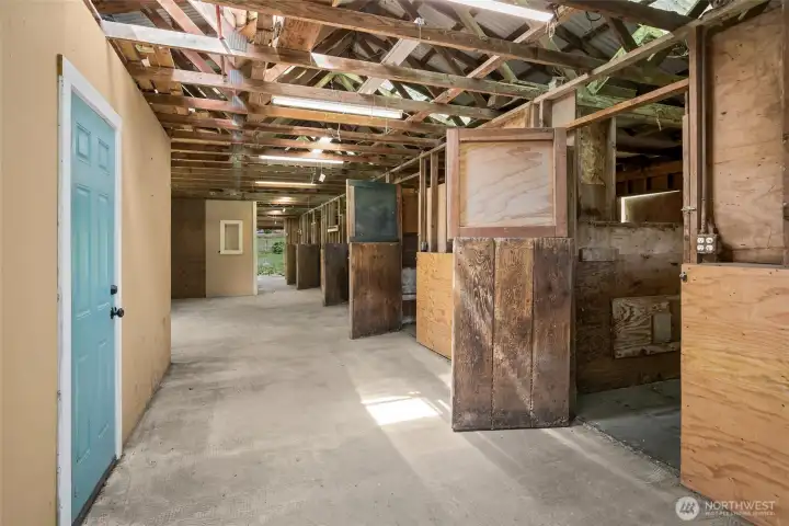 5 horse stalls