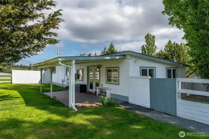 Guest cottage studio with all new separate 2-bedroom septic system.