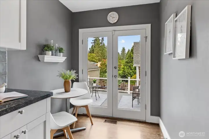 Eating nook & french doors to back deck