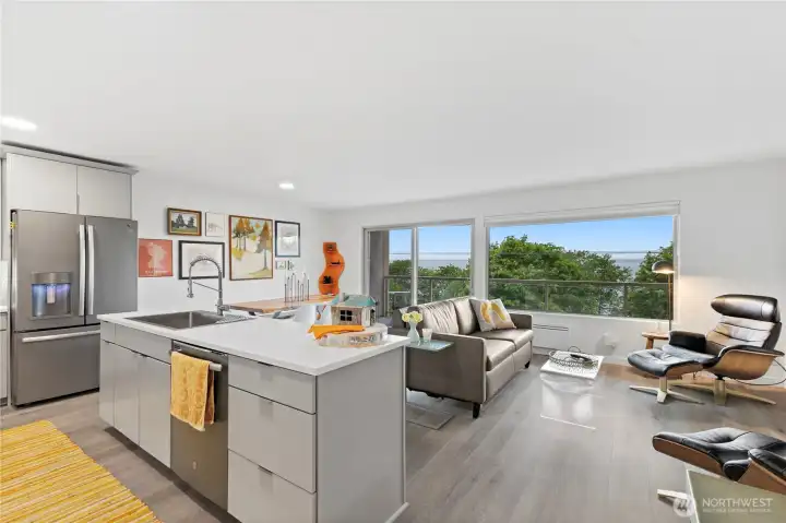 Open floor plan with west facing views of Bellingham Bay. Open floor plan with west facing views of Bellingham Bay.