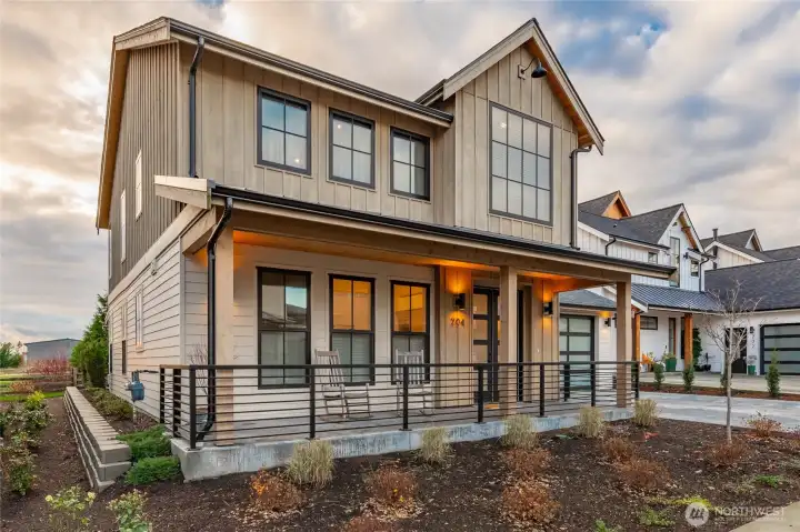 Welcome to 204 Pebblebrook Dr at the Riverwalk.