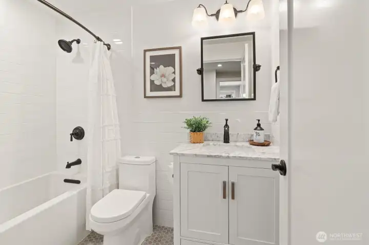 Fully Remodeled Bath Fully Remodeled Bath